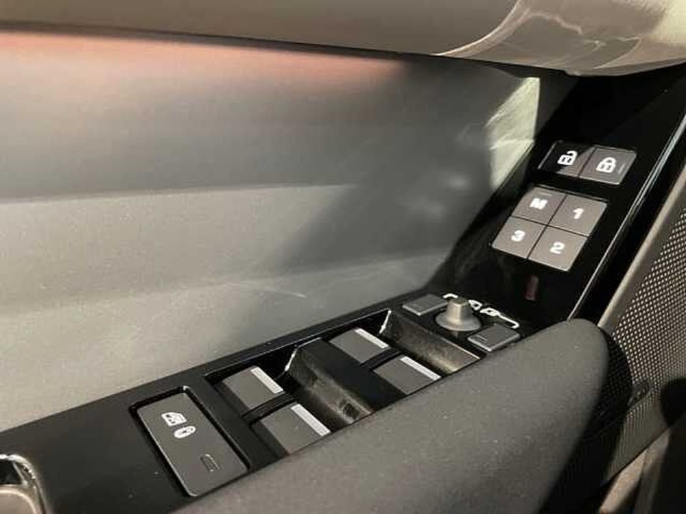 Land Rover Range Rover Velar usata a Ravenna (18)