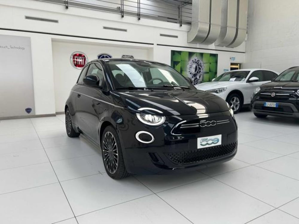 Fiat 500e nuova a Vercelli