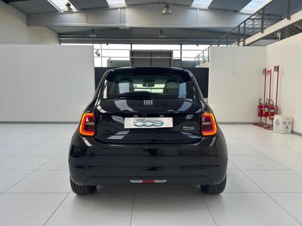 Fiat 500e nuova a Vercelli (7)