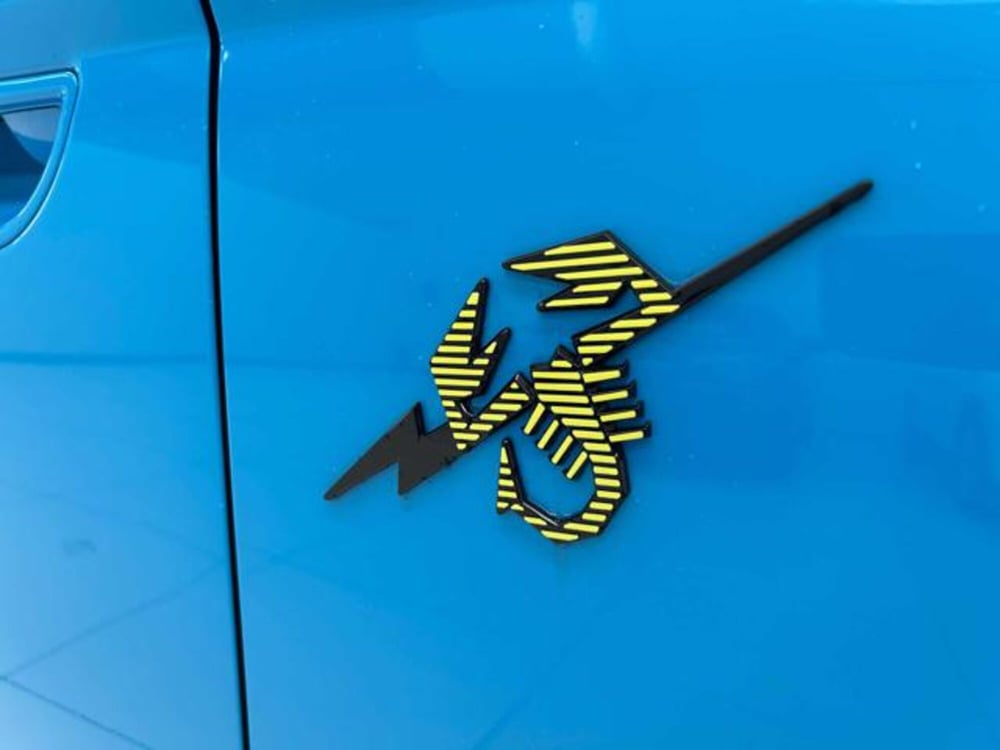 Abarth 500e Cabrio nuova a Vercelli (10)
