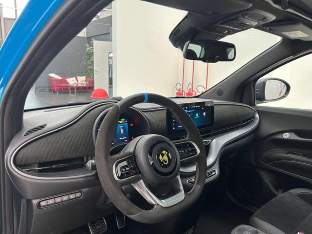 Abarth 500e Cabrio nuova a Vercelli (11)