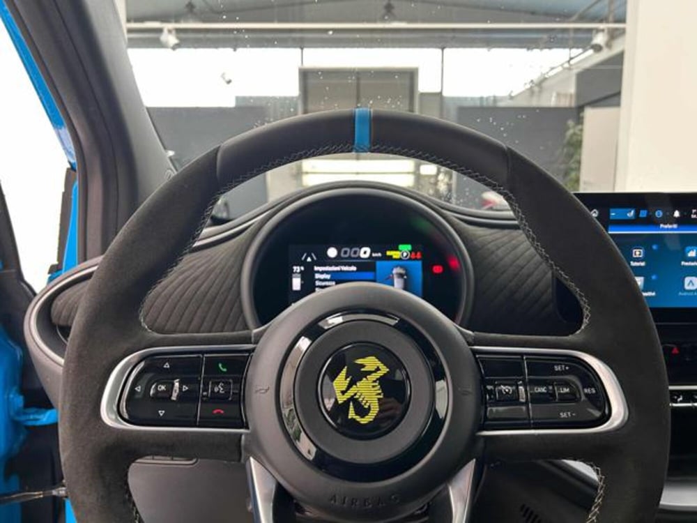 Abarth 500e Cabrio nuova a Vercelli (16)