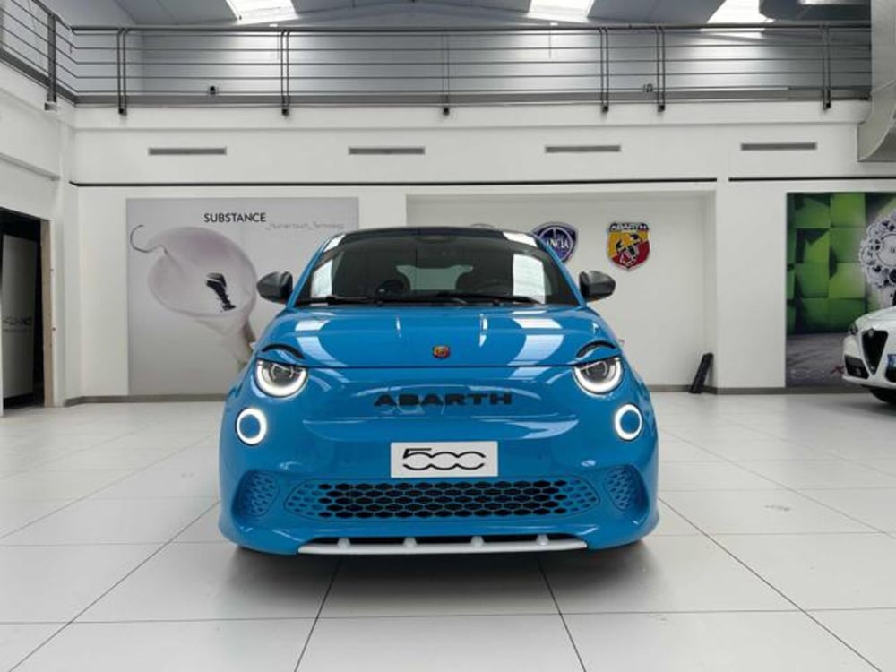 Abarth 500e Cabrio nuova a Vercelli (2)