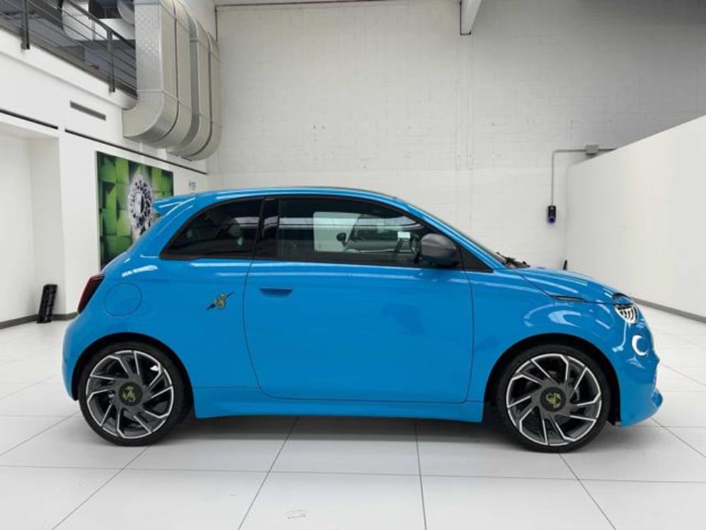 Abarth 500e Cabrio nuova a Vercelli (4)