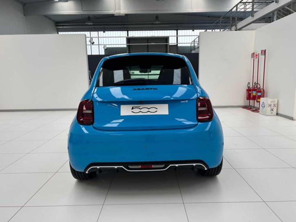 Abarth 500e Cabrio nuova a Vercelli (7)