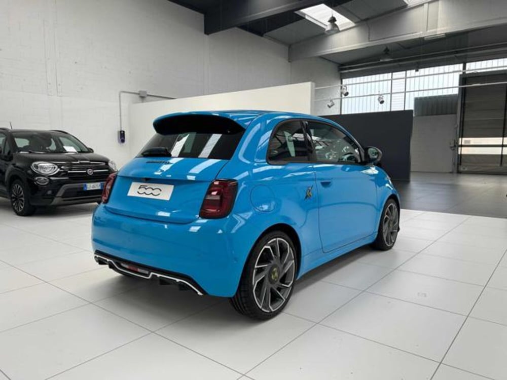Abarth 500e Cabrio nuova a Vercelli (8)