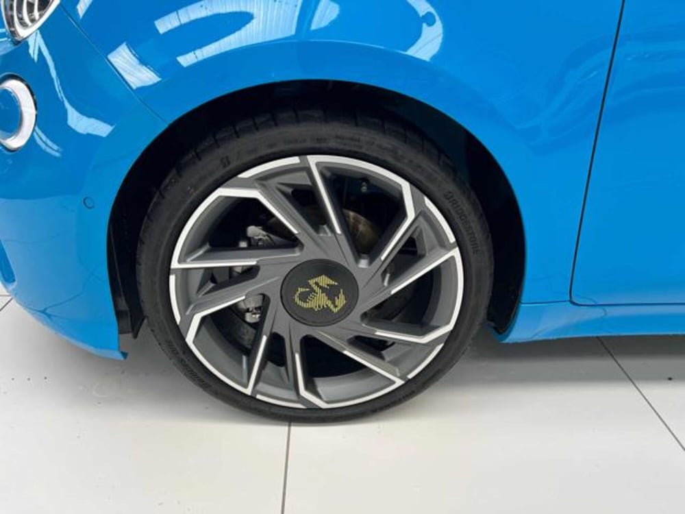 Abarth 500e Cabrio nuova a Vercelli (9)