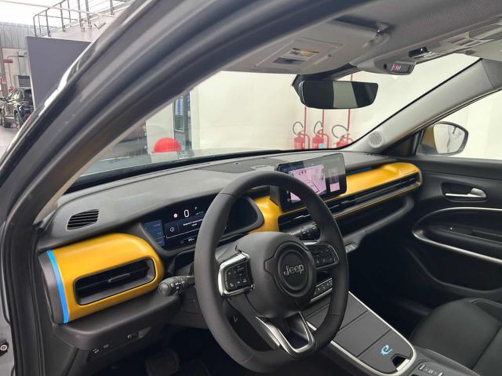 Jeep Avenger nuova a Vercelli (11)