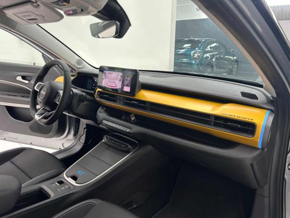 Jeep Avenger nuova a Vercelli (13)
