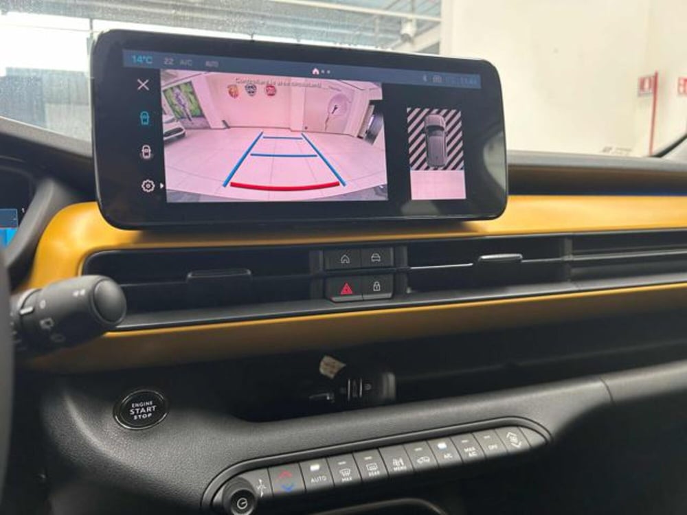 Jeep Avenger nuova a Vercelli (15)