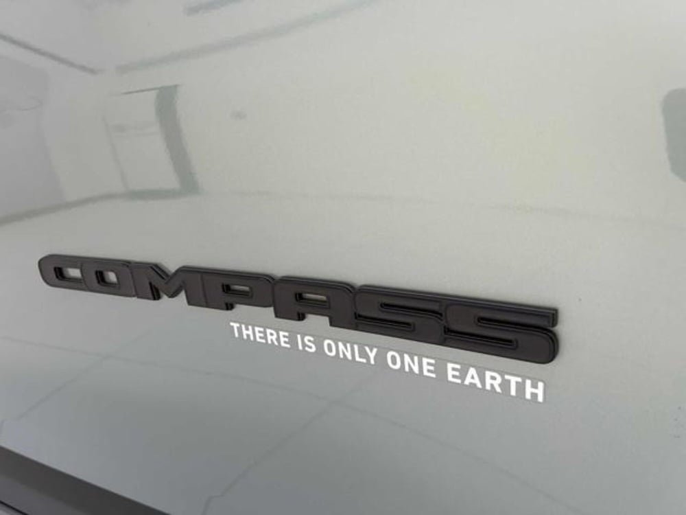 Jeep Compass nuova a Vercelli (11)