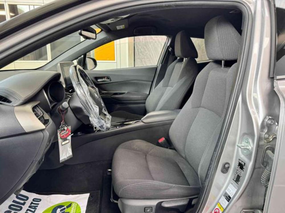 Toyota Toyota C-HR usata a Vercelli (10)