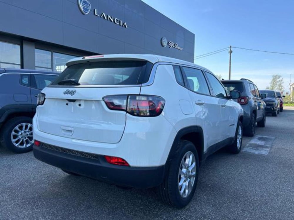 Jeep Compass nuova a Vercelli (3)