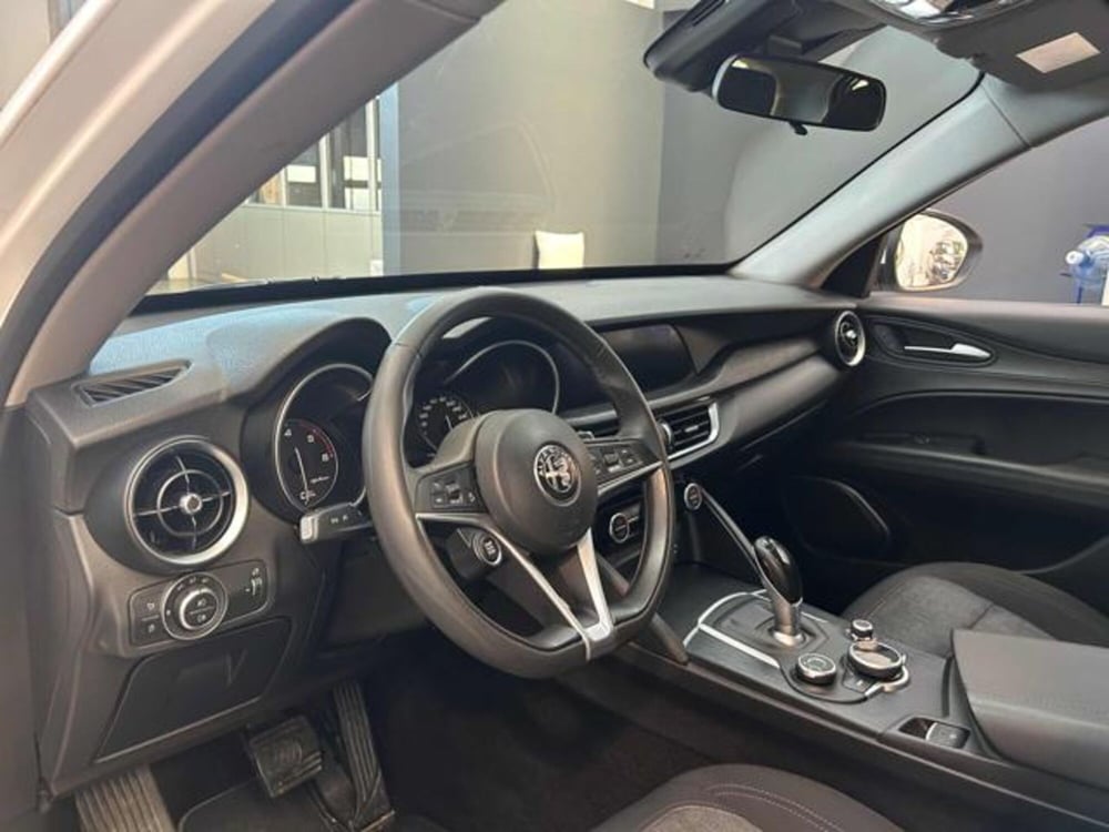 Alfa Romeo Stelvio usata a Vercelli (10)