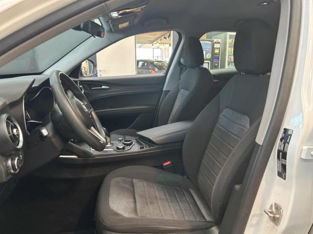 Alfa Romeo Stelvio usata a Vercelli (11)