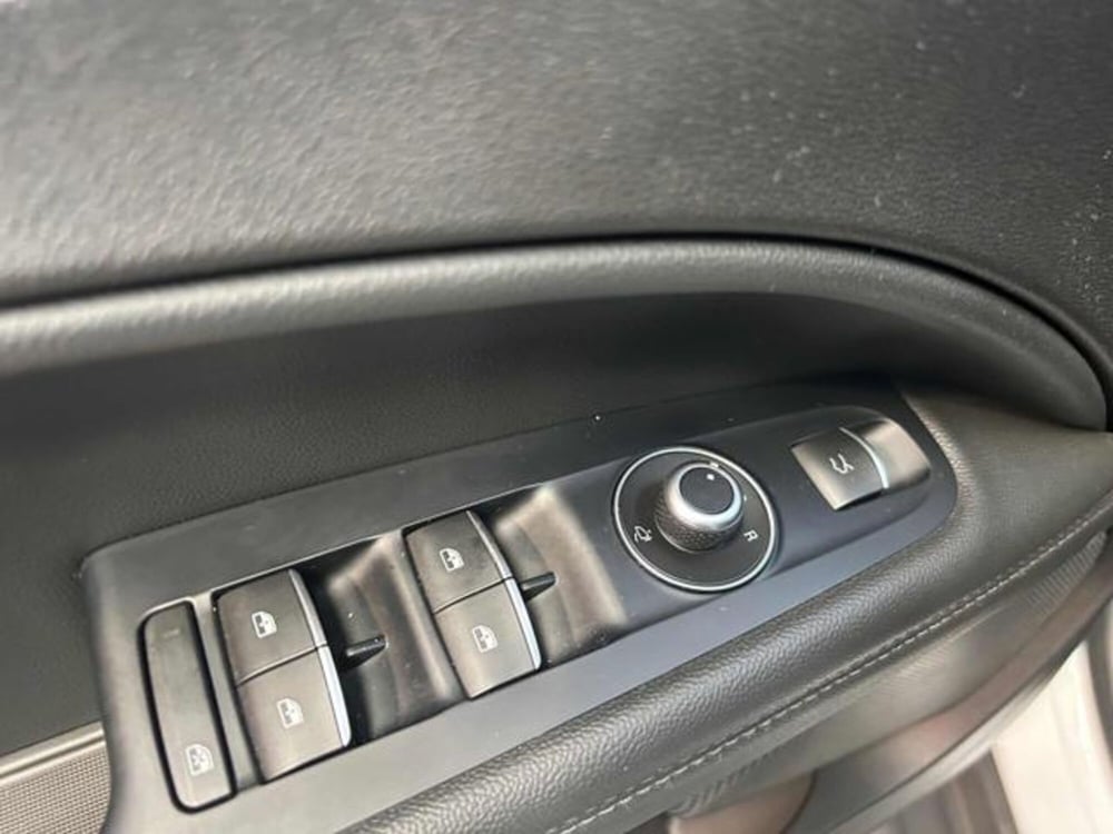 Alfa Romeo Stelvio usata a Vercelli (13)