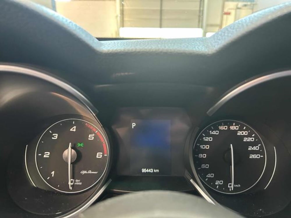 Alfa Romeo Stelvio usata a Vercelli (15)