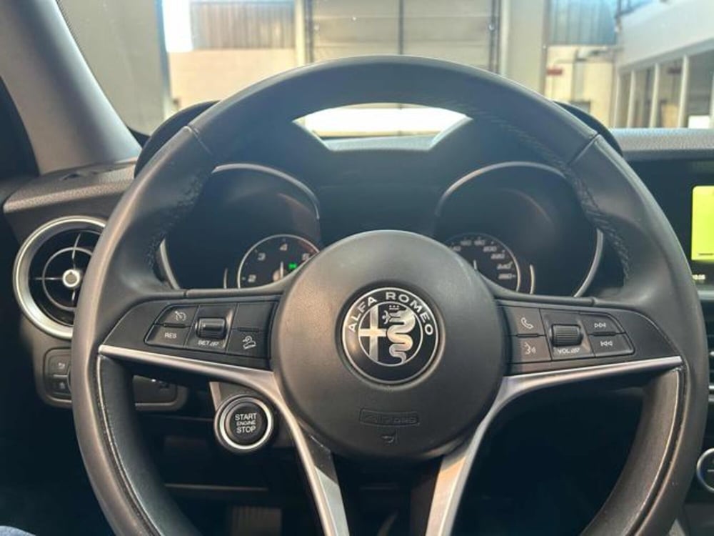 Alfa Romeo Stelvio usata a Vercelli (16)