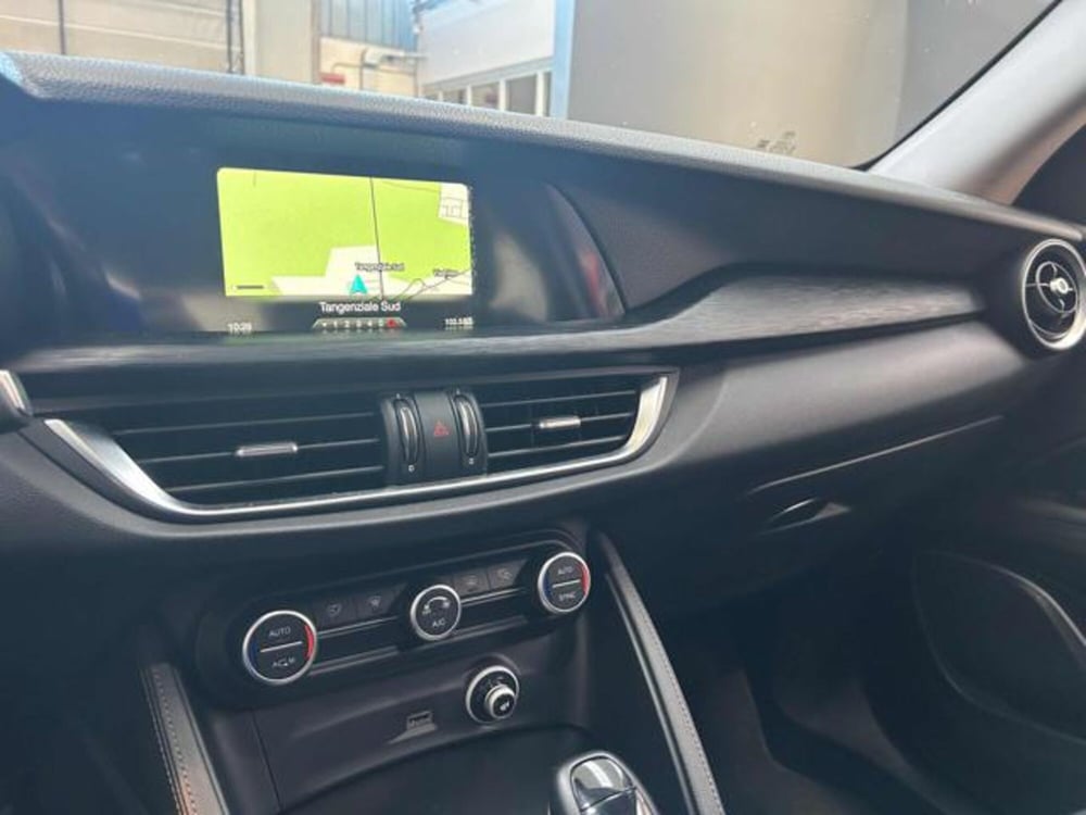 Alfa Romeo Stelvio usata a Vercelli (17)
