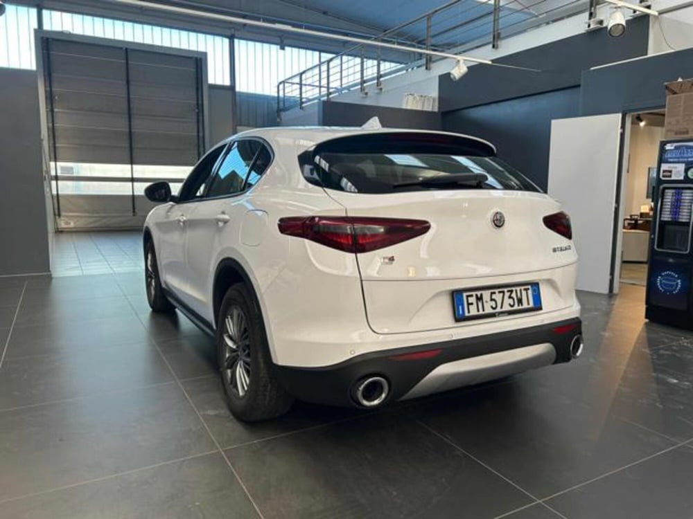 Alfa Romeo Stelvio usata a Vercelli (4)