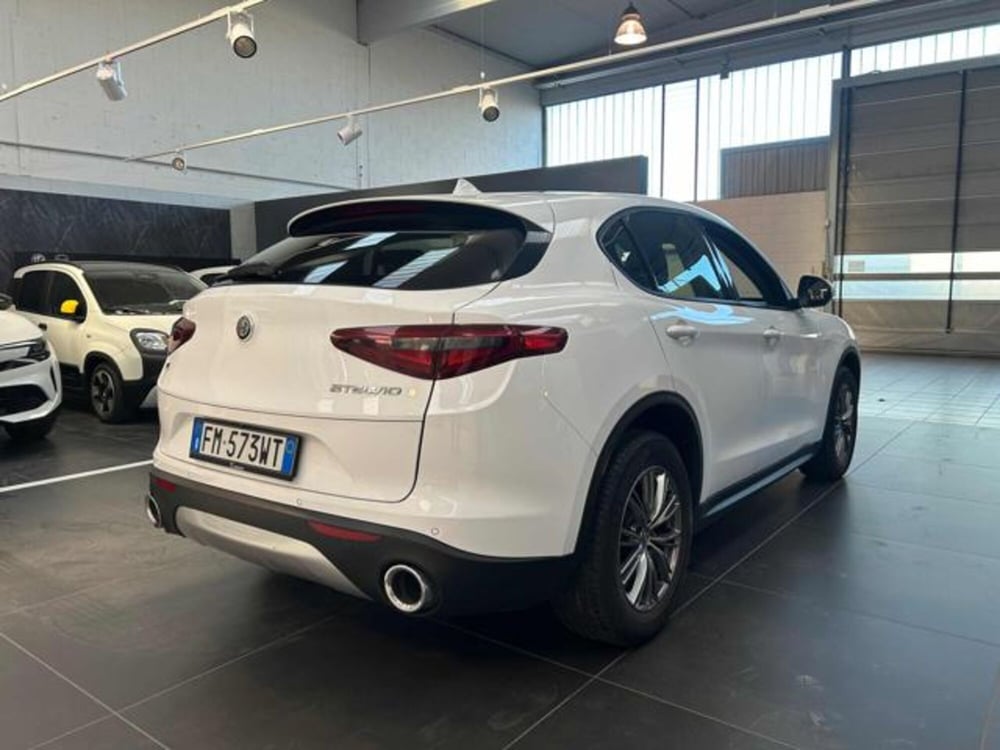 Alfa Romeo Stelvio usata a Vercelli (6)