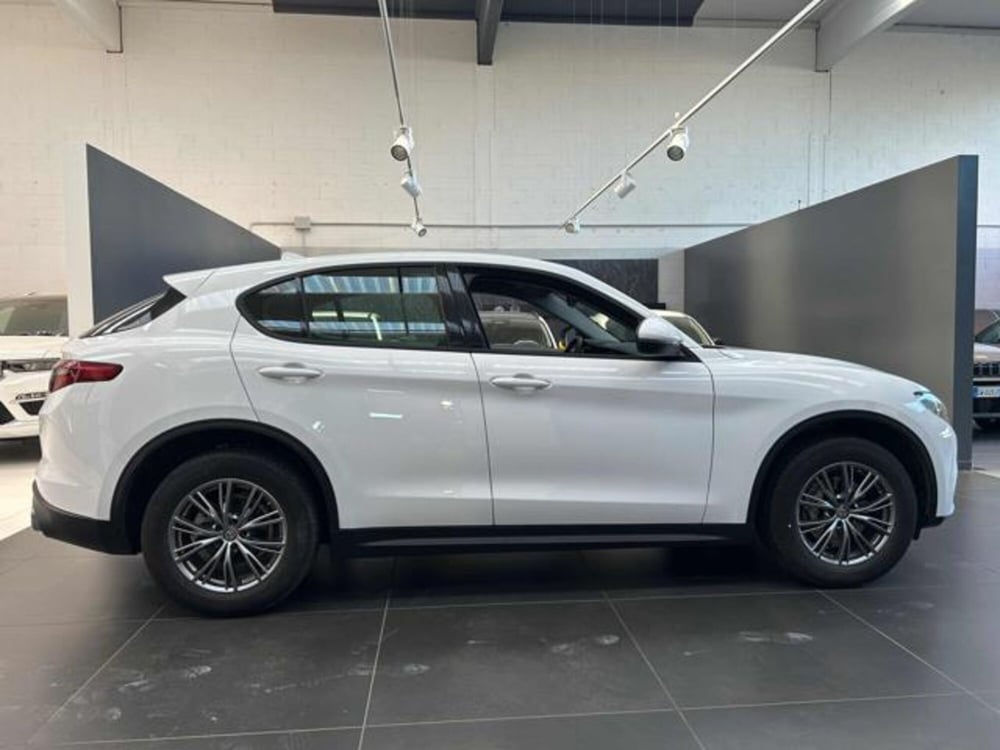 Alfa Romeo Stelvio usata a Vercelli (7)