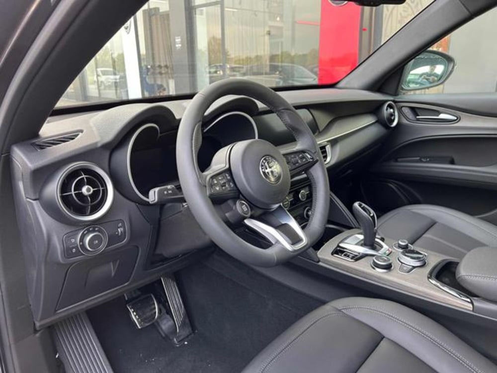 Alfa Romeo Stelvio nuova a Vercelli (11)
