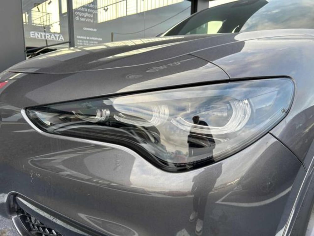 Alfa Romeo Stelvio nuova a Vercelli (8)