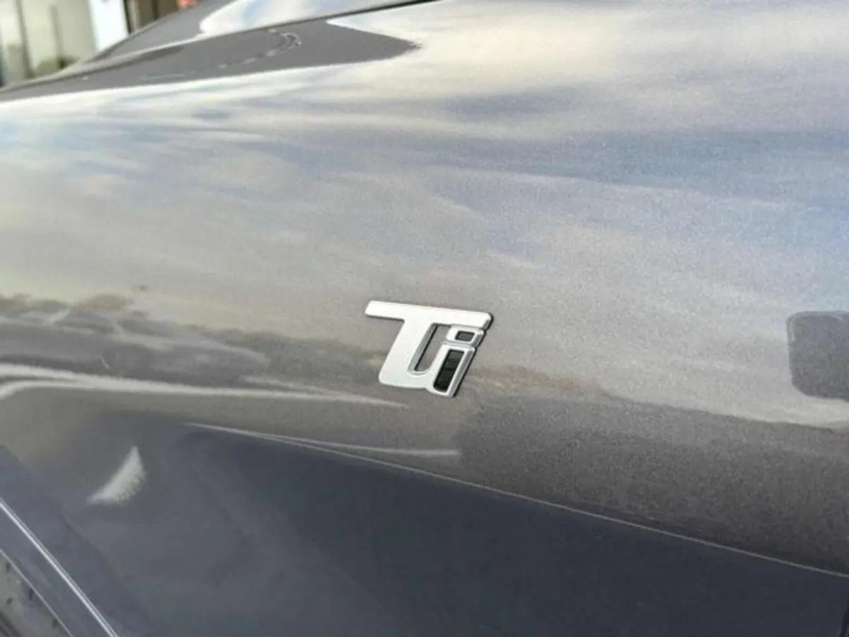 Alfa Romeo Stelvio nuova a Vercelli (9)
