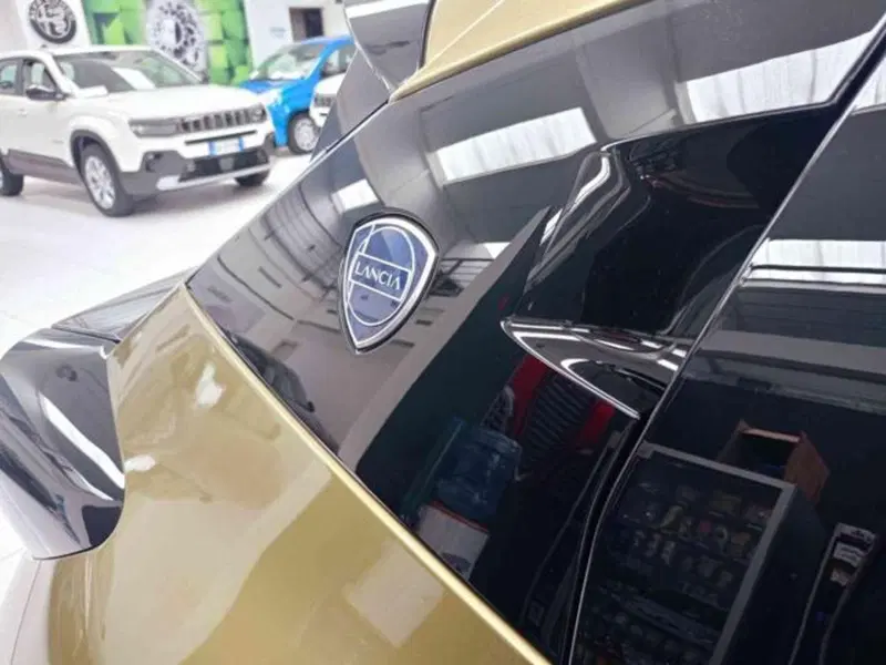Lancia Ypsilon nuova a Vercelli (10)