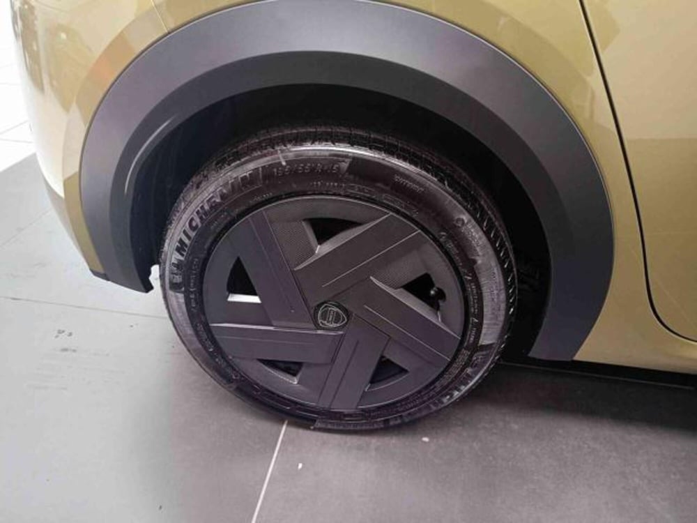 Lancia Ypsilon nuova a Vercelli (11)