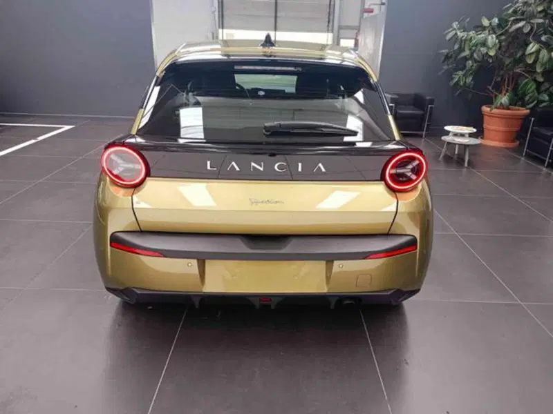 Lancia Ypsilon nuova a Vercelli (6)