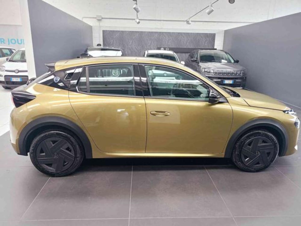 Lancia Ypsilon nuova a Vercelli (9)