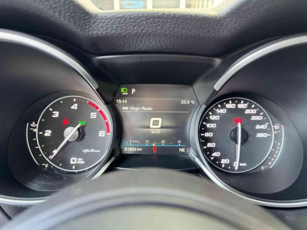 Alfa Romeo Stelvio usata a Vercelli (14)