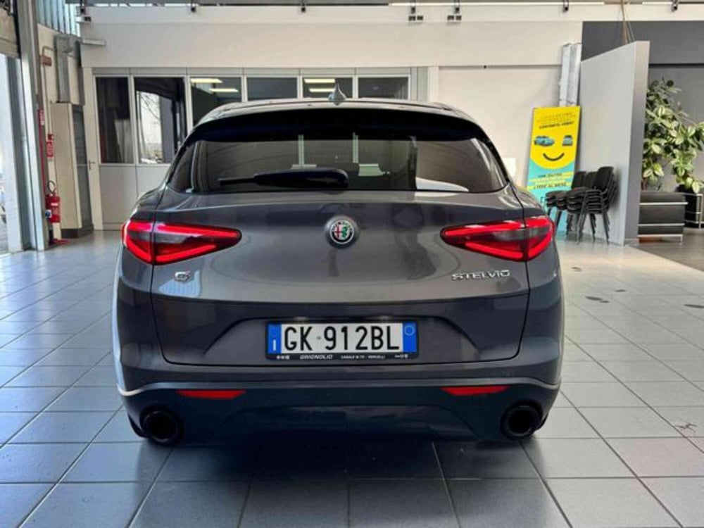 Alfa Romeo Stelvio usata a Vercelli (5)