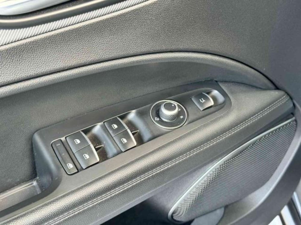 Alfa Romeo Stelvio usata a Vercelli (8)