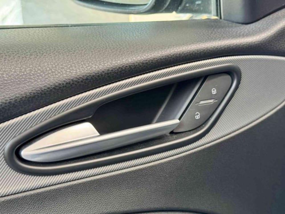 Alfa Romeo Stelvio usata a Vercelli (9)
