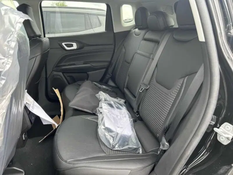 Jeep Compass nuova a Vercelli (13)