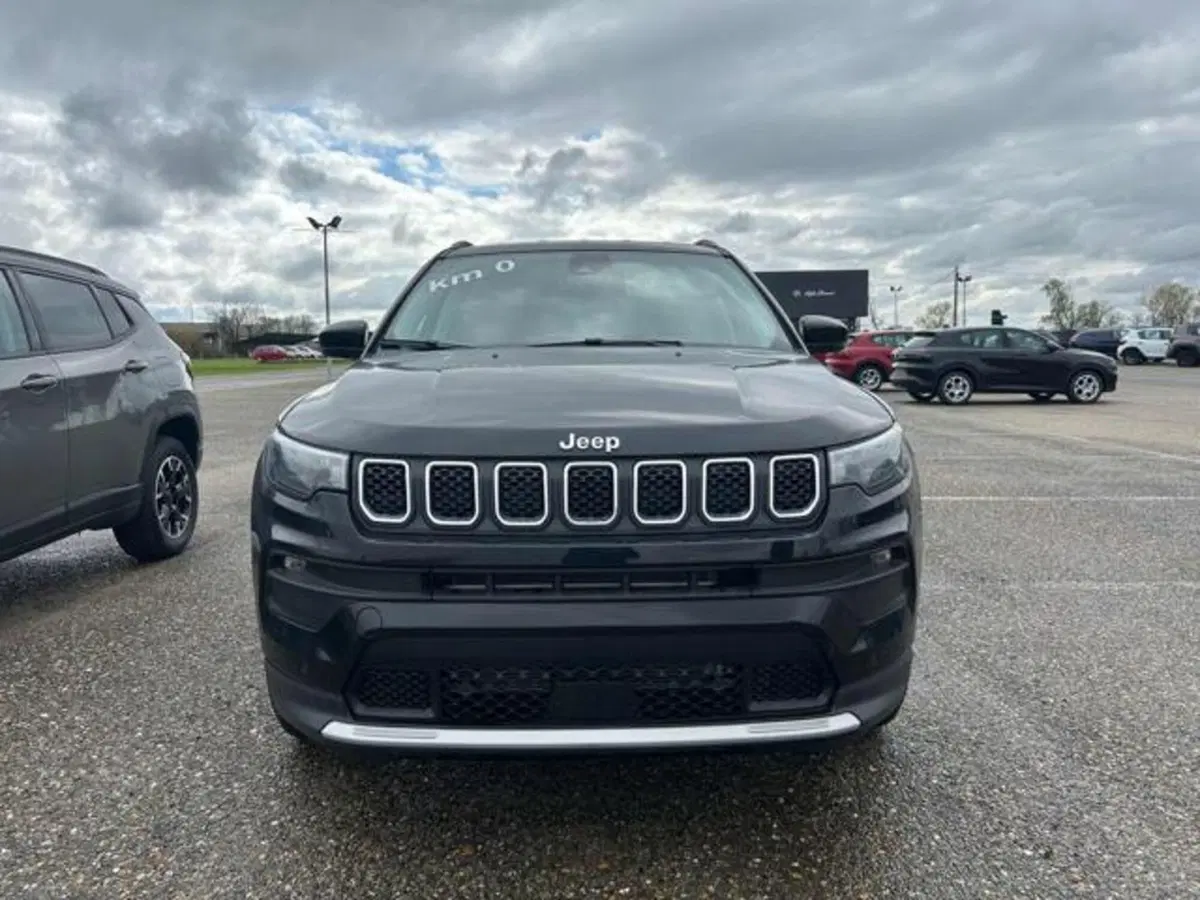 Jeep Compass nuova a Vercelli (2)