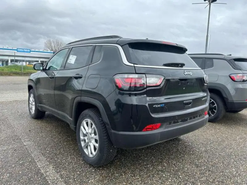 Jeep Compass nuova a Vercelli (5)