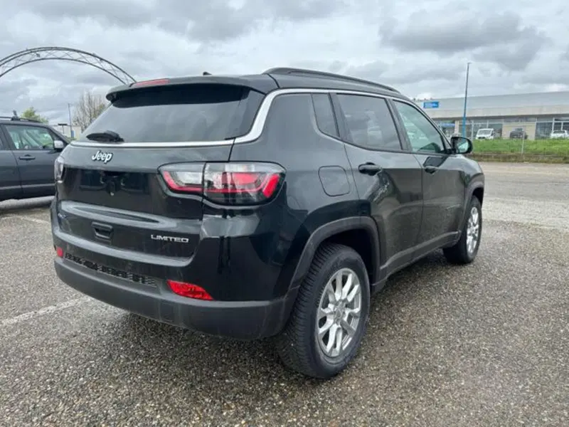 Jeep Compass nuova a Vercelli (6)