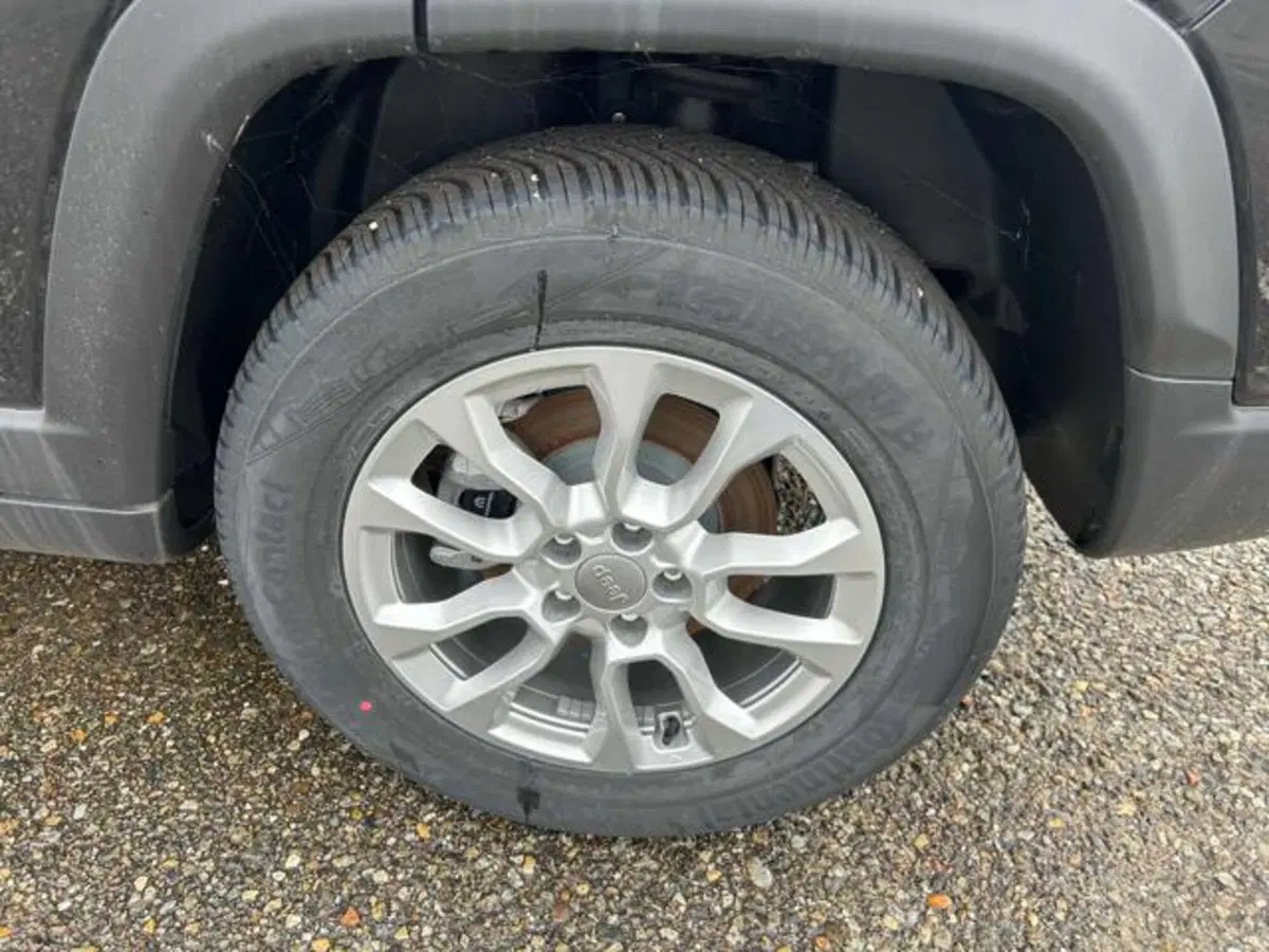 Jeep Compass nuova a Vercelli (8)