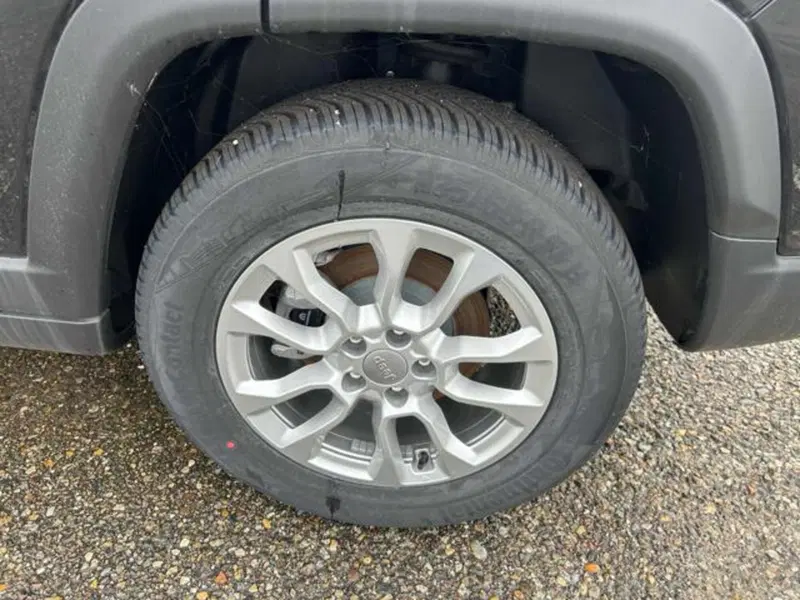 Jeep Compass nuova a Vercelli (8)