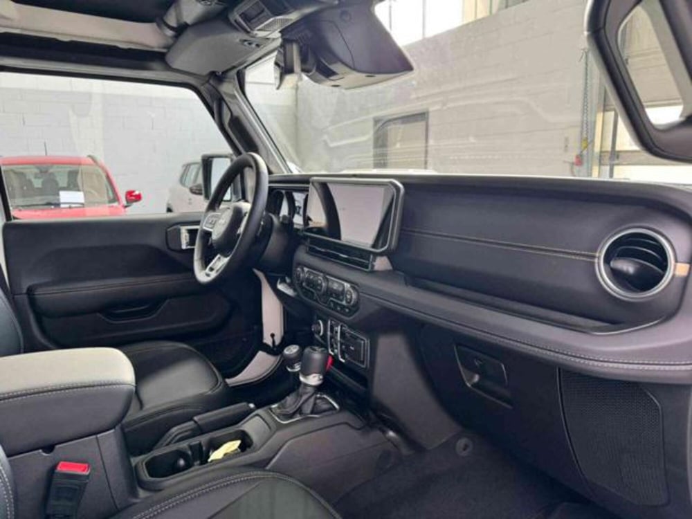 Jeep Wrangler Unlimited nuova a Vercelli (10)