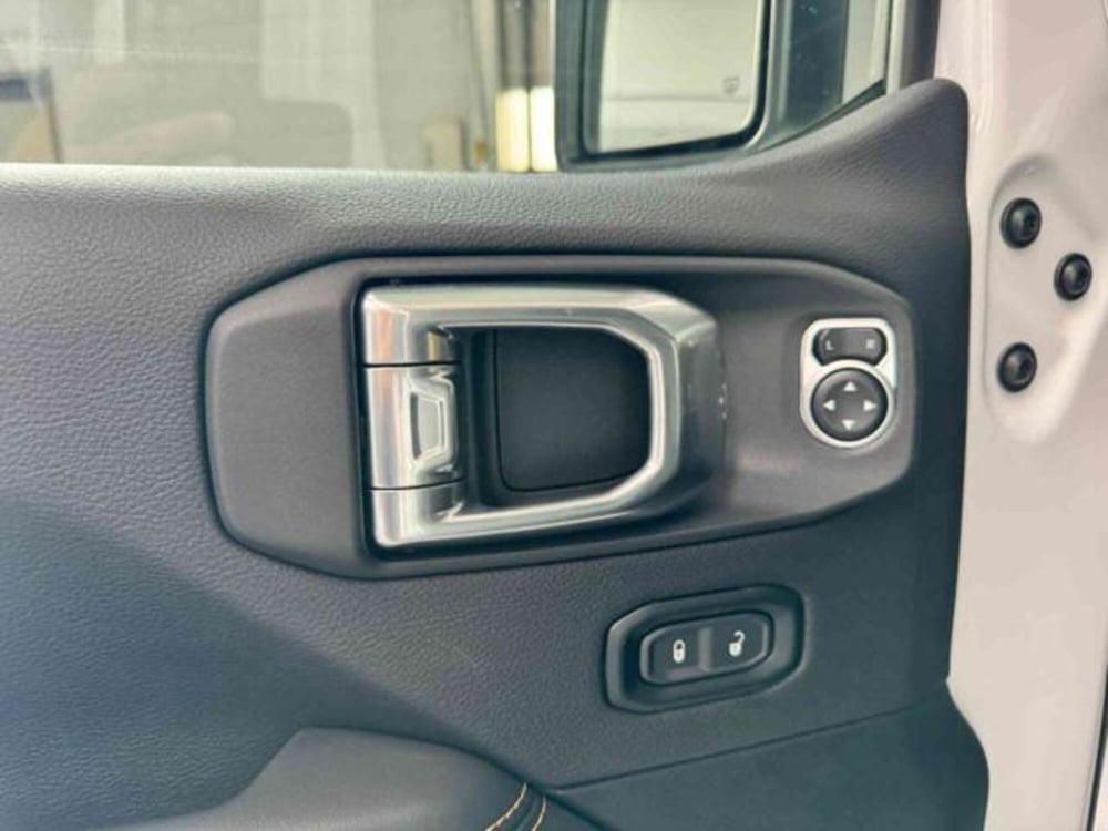 Jeep Wrangler Unlimited nuova a Vercelli (15)
