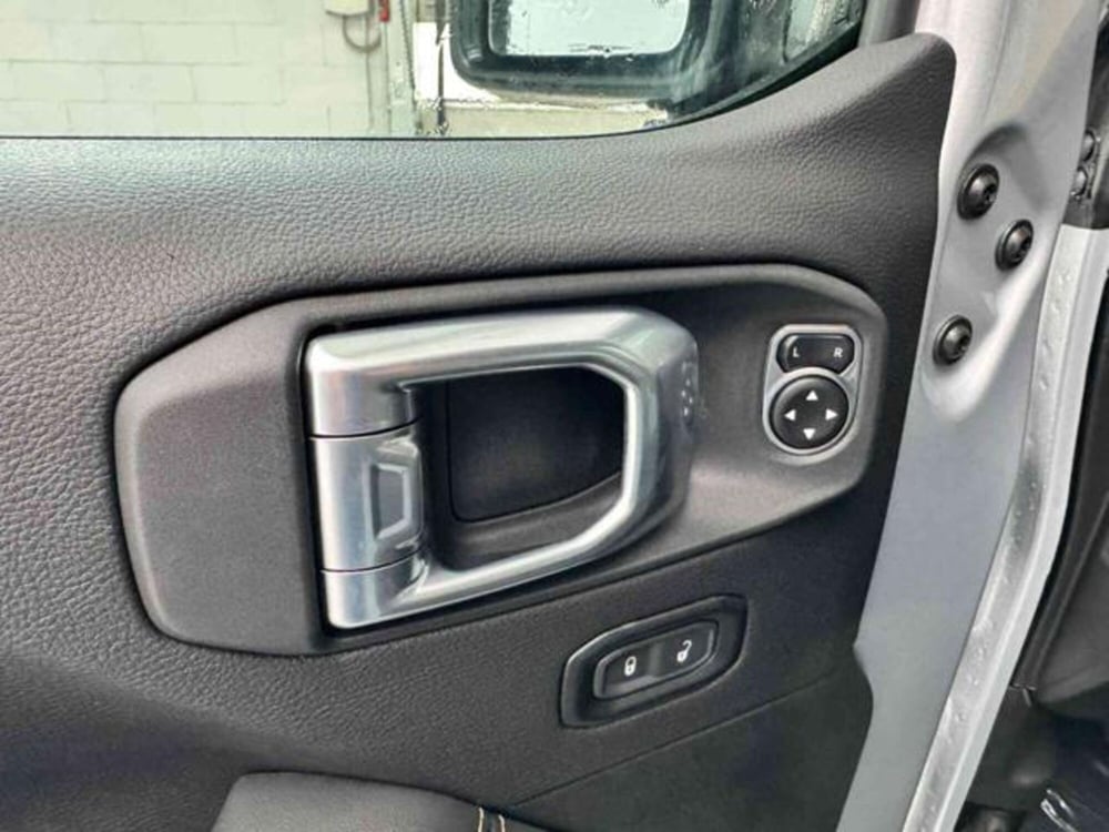 Jeep Wrangler Unlimited nuova a Vercelli (10)