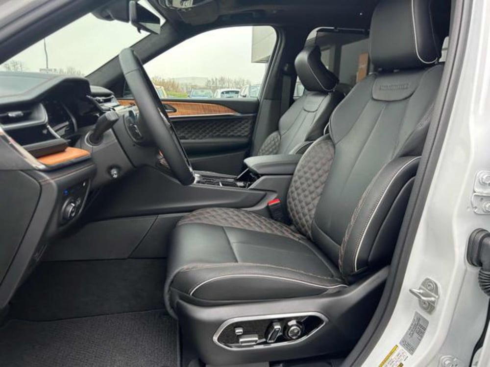 Jeep Grand Cherokee nuova a Vercelli (11)