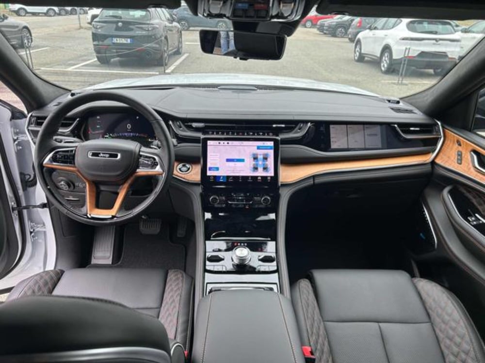 Jeep Grand Cherokee nuova a Vercelli (14)