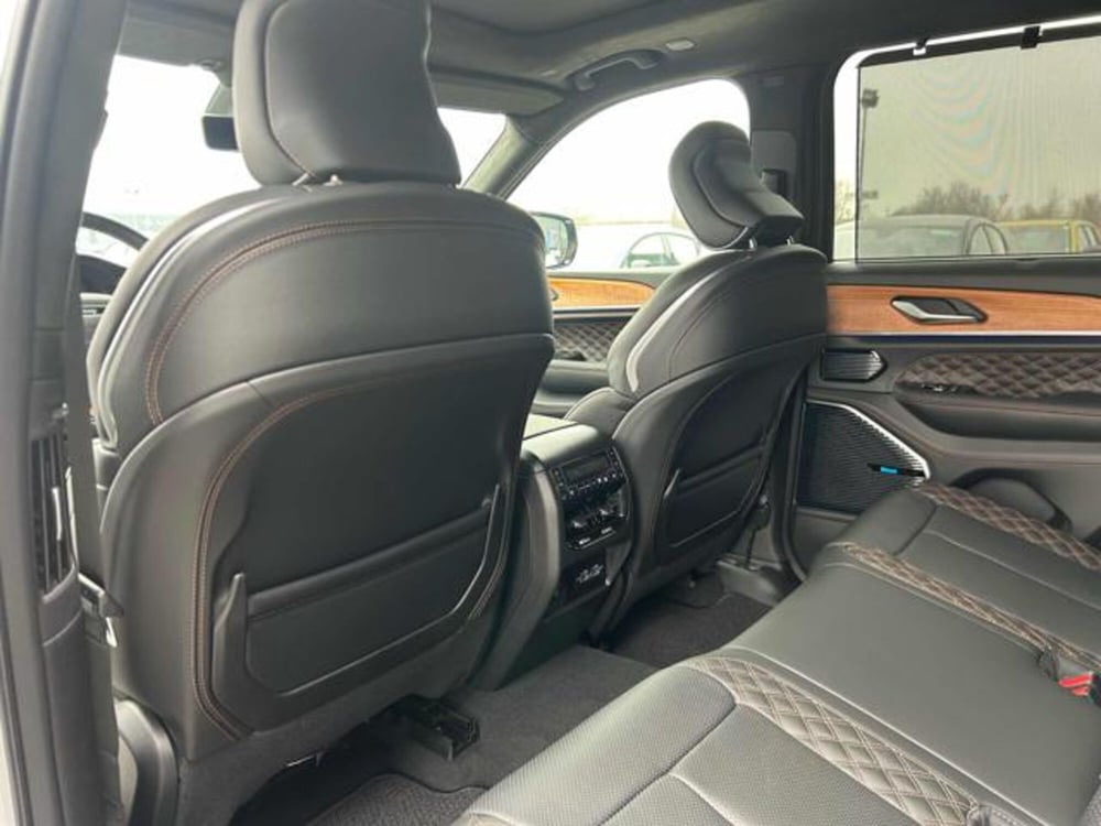 Jeep Grand Cherokee nuova a Vercelli (15)