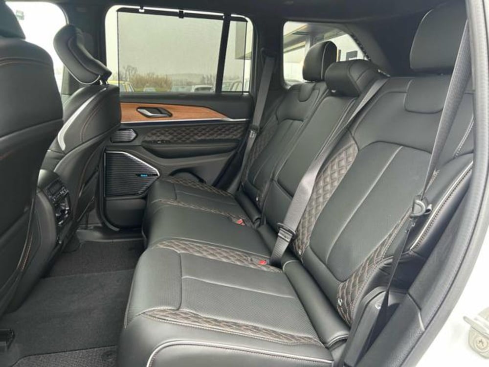 Jeep Grand Cherokee nuova a Vercelli (16)